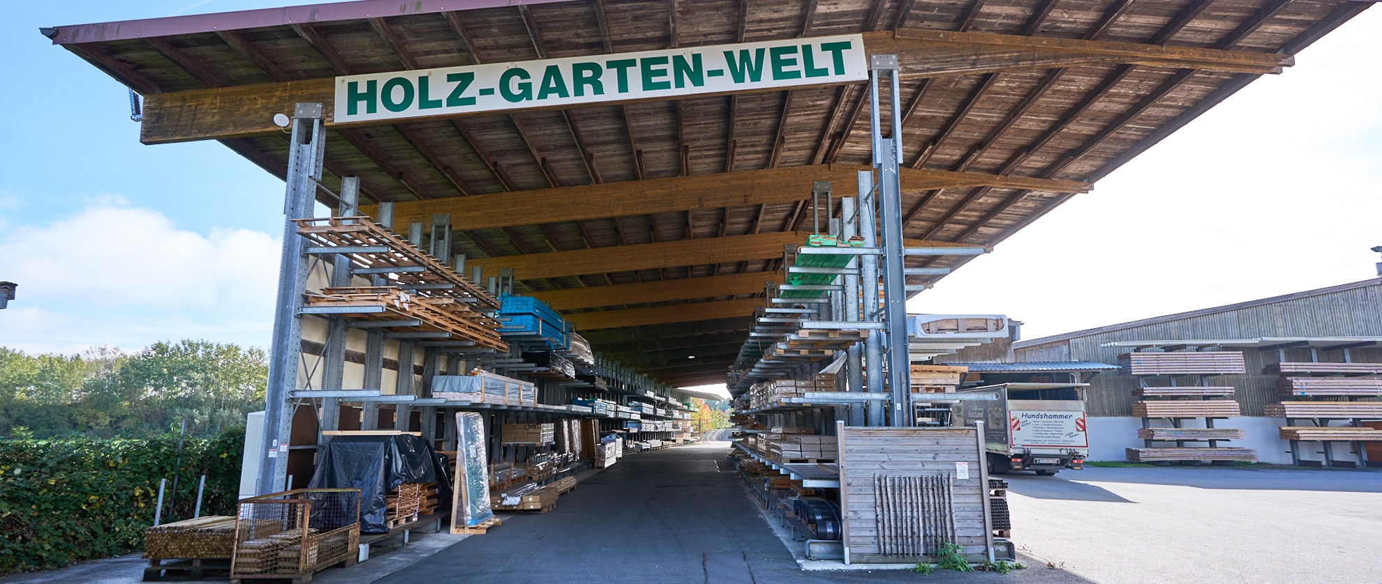 WPC-Fassaden mit Rhombusprofilen im Lager von HolzLand Hundshammer Deggendorf